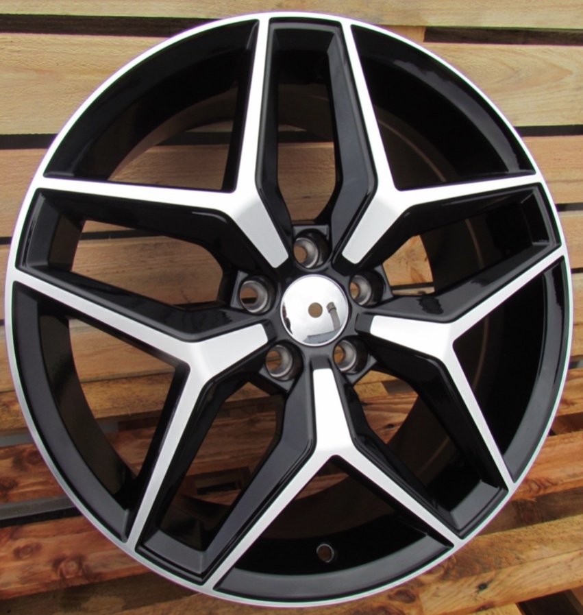 Jante Ibiza 2018 Black Polished pour Volkswagen Corrado VR6 par Auto Look Perfect